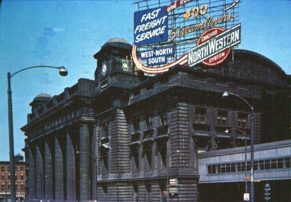 Depot  Chicago Passenger Terminal
This is a 1950�s view of the Chicago Passenger Terminal.  Submitted by J. H. Yanke
Keywords: Chicago Passenger Terminal