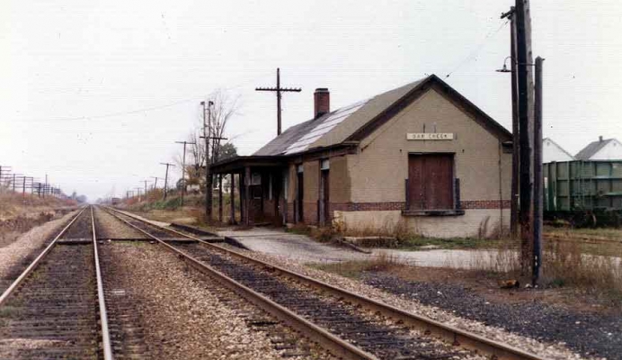 Depot  Oak Creek, WI
The Oak Creek station was originally named Carrollville until sometime in the 1960�s.  Oak Creek is located on the Old Line Sub between Milwaukee and Racine.  Jim H. Yanke photo, 11-1973.
Keywords: depot Oak Creek