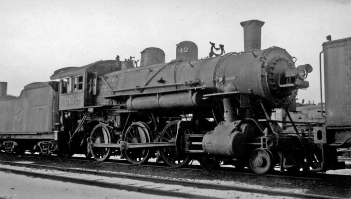 R-1  1342  Chicago, IL.
C&NW R-1 No.1342 4-6-0, Chicago, IL. Photo taken by Vinson Luwe. Note the missing bell, this must be on the scrap line. C. Shannon collection.
Keywords: R-1