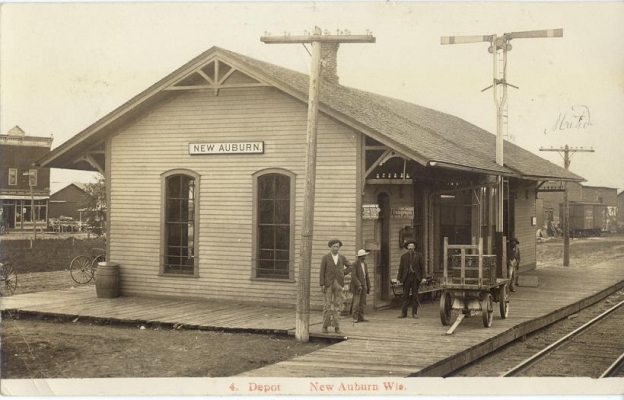 Depot  New Auburn, WI
Omaha Road Depot, New Auburn, WI., circa 1910.  Postcard From the collection of Paul August.
Keywords: Omaha Road Depot New Auburn Wisconsin