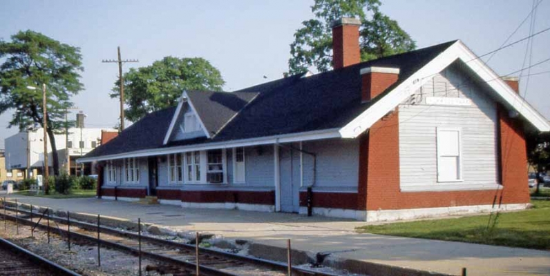 Depot  Norwood Park , IL
C&NW wood and brick commuter station on the Harvard/North West Line.
 Dick Talbott photo 7-11-83
Keywords: Norwood Park