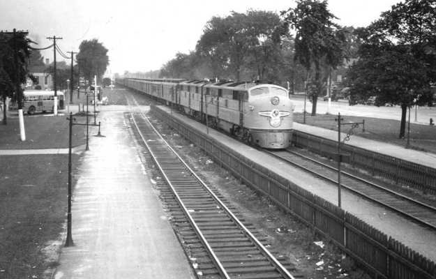 No. 514 �The Victory�  Des Plaines, IL
The first section of No. 514, with two RPO cars, passes through Des Plaines, IL.  Bill Marshall photo, 1947.  C&NW Historical Society Archives collection.
Keywords: 514 Victory Des Plaines