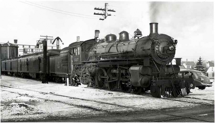 Eastbound Passenger Train  Port Washington, WI
Class E Pacific 1527 is stopped at the Port Washington depot.  C&NW Historical Society Archives collection.


Keywords: E Pacific 1527 Port Washington