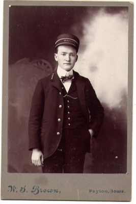 Operator  Iowa
C&NW railway "Operator" Cabinet card circa 1890-1900 of a C&NW Operator in uniform. By W. S. or W. I. Brown of PAYTON (sic) Iowa. I can't find a Payton, Iowa, so think it may be a misprinted PATON, Iowa.  Submitted by Jules A. Martino of Silverton, Oregon






Keywords: Operator
