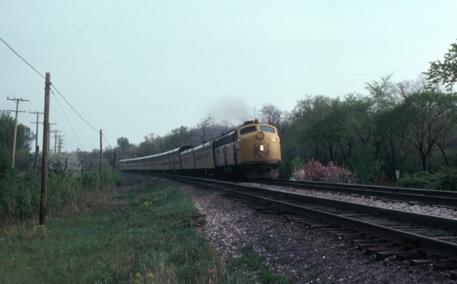 Suburban Train 333  Lake Forest, IL
Train 333 (Club run) south of Lake Forest, IL on May 22, 1978. Photo by Nick Jenkins
Keywords: Lake Forest